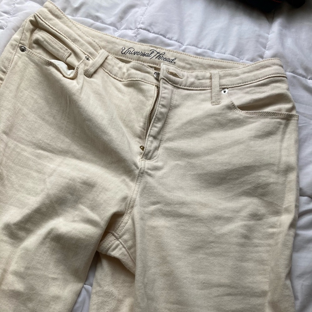 Wide-Leg Cropped Jeans